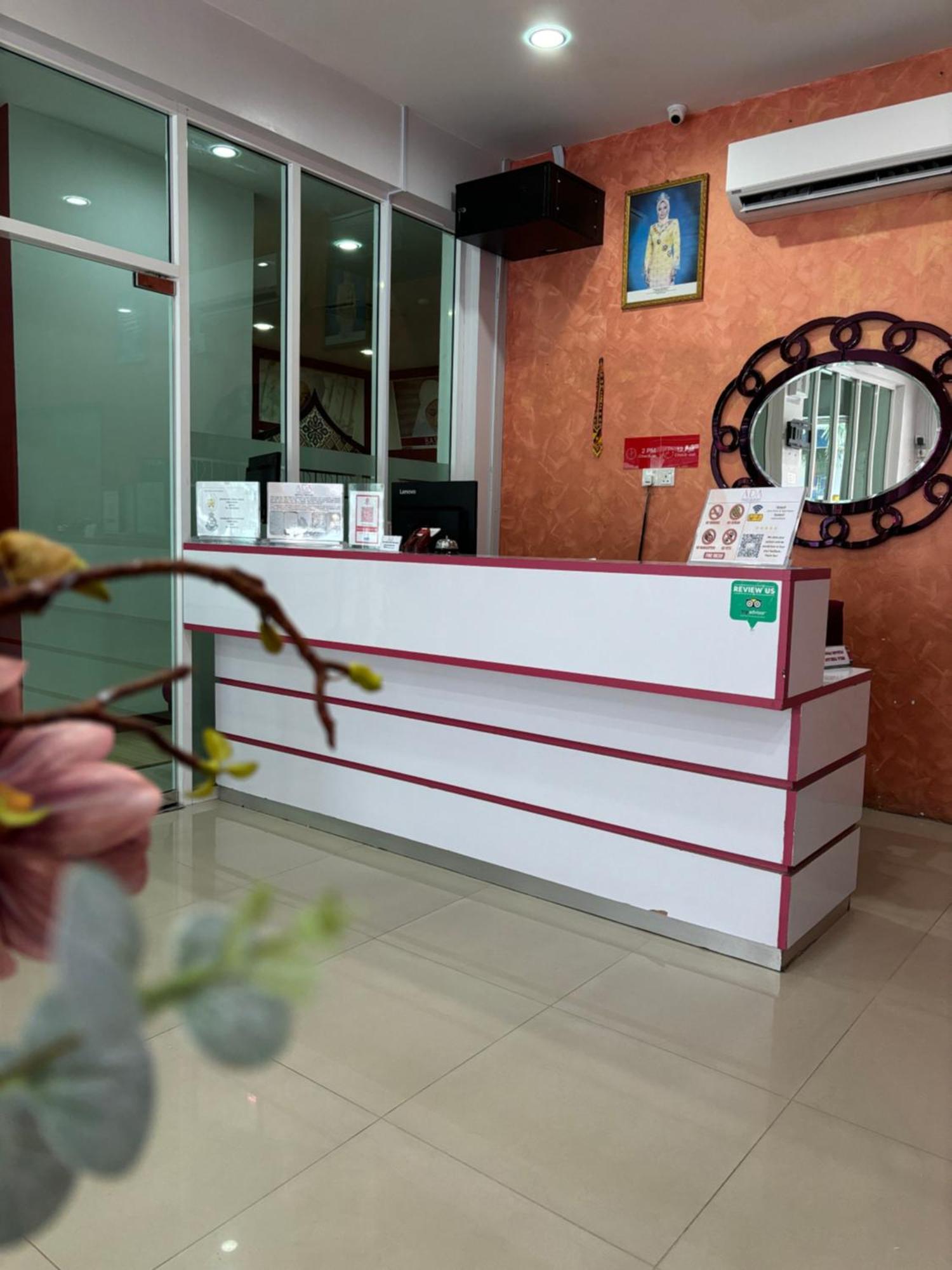 โอโย 886 Ada โฮเต็ล แอนด์ อพาร์ตเมนต์ Hotel กัวลาตรังกานู ภายนอก รูปภาพ