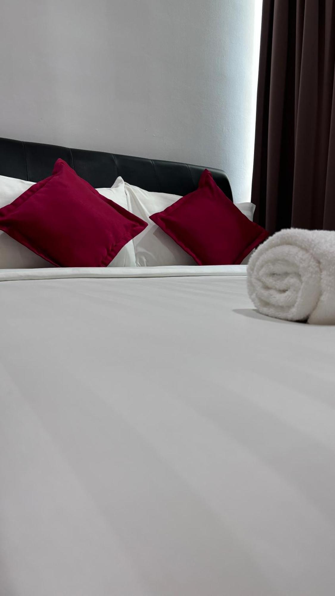 โอโย 886 Ada โฮเต็ล แอนด์ อพาร์ตเมนต์ Hotel กัวลาตรังกานู ภายนอก รูปภาพ
