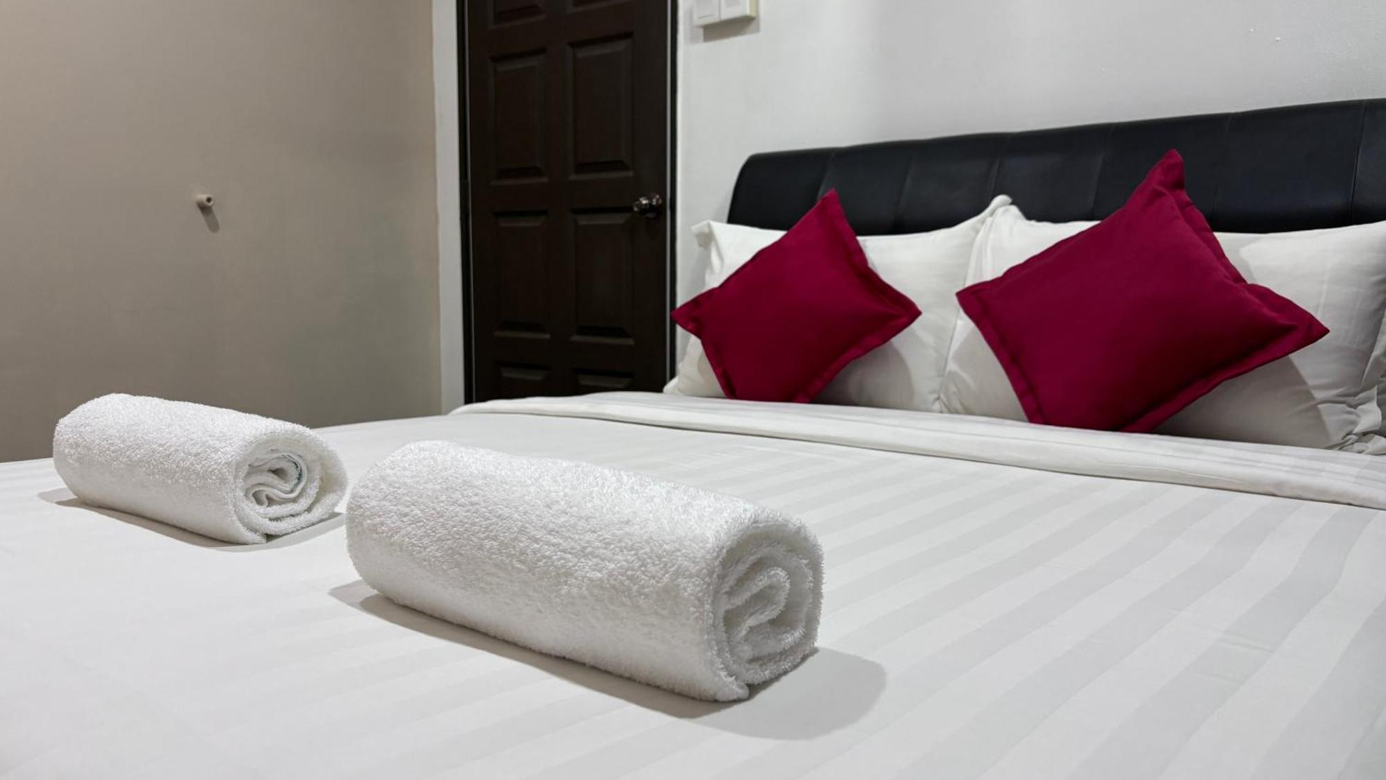 โอโย 886 Ada โฮเต็ล แอนด์ อพาร์ตเมนต์ Hotel กัวลาตรังกานู ภายนอก รูปภาพ