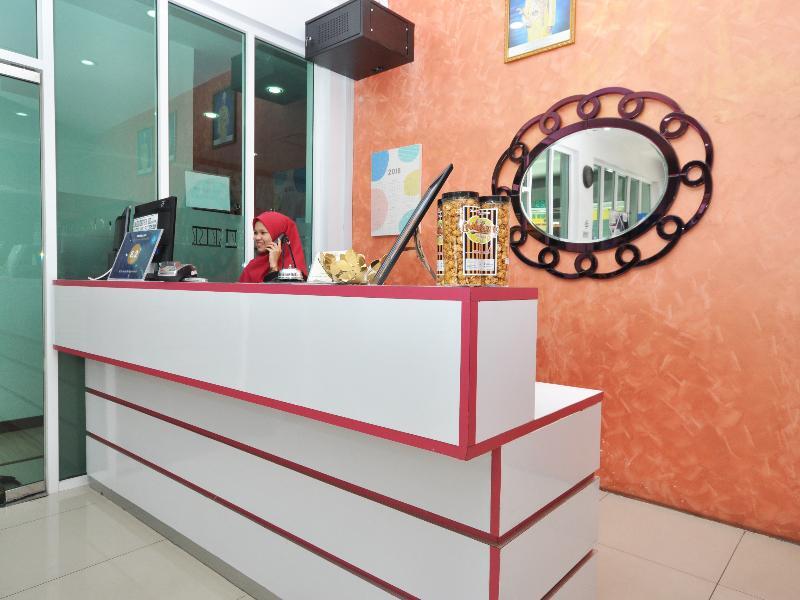 โอโย 886 Ada โฮเต็ล แอนด์ อพาร์ตเมนต์ Hotel กัวลาตรังกานู ภายนอก รูปภาพ