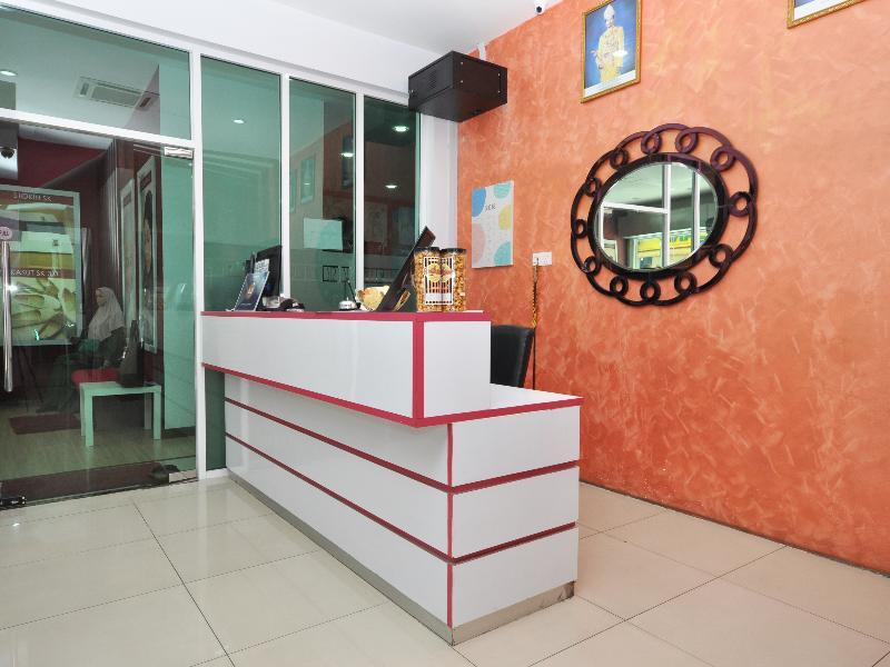 โอโย 886 Ada โฮเต็ล แอนด์ อพาร์ตเมนต์ Hotel กัวลาตรังกานู ภายนอก รูปภาพ