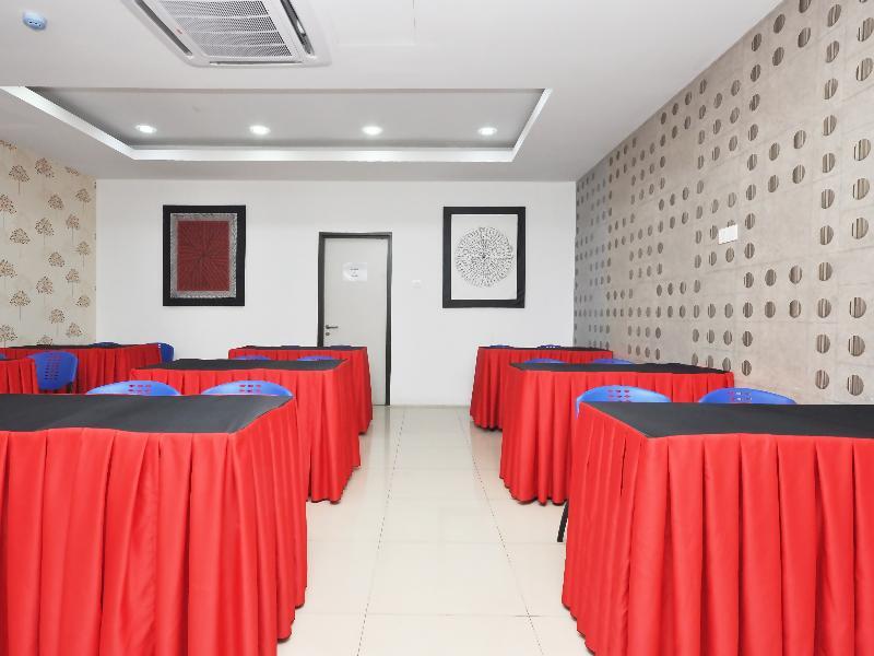 โอโย 886 Ada โฮเต็ล แอนด์ อพาร์ตเมนต์ Hotel กัวลาตรังกานู ภายนอก รูปภาพ