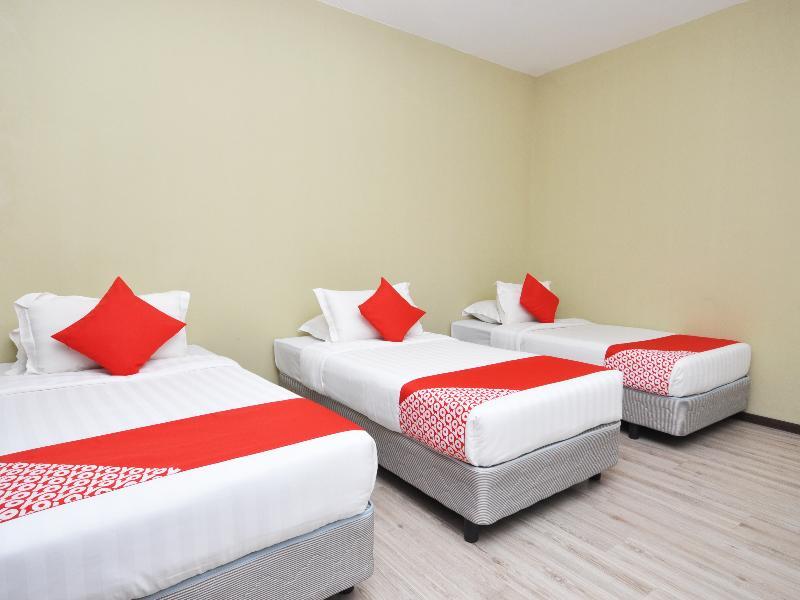 โอโย 886 Ada โฮเต็ล แอนด์ อพาร์ตเมนต์ Hotel กัวลาตรังกานู ภายนอก รูปภาพ