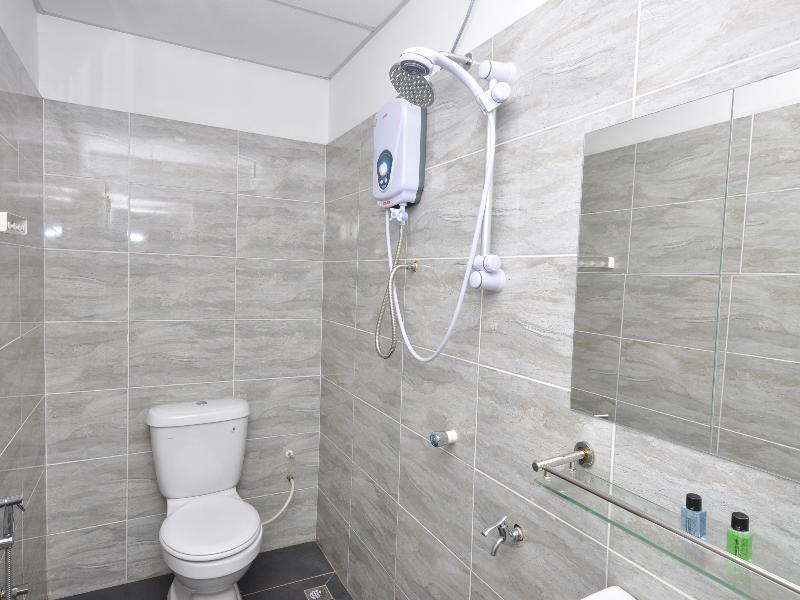 โอโย 886 Ada โฮเต็ล แอนด์ อพาร์ตเมนต์ Hotel กัวลาตรังกานู ภายนอก รูปภาพ